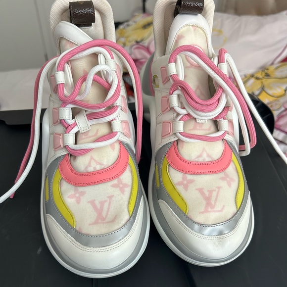 I only wore these for 5 mins Louis Vutton size 8 - Picture 2 of 5